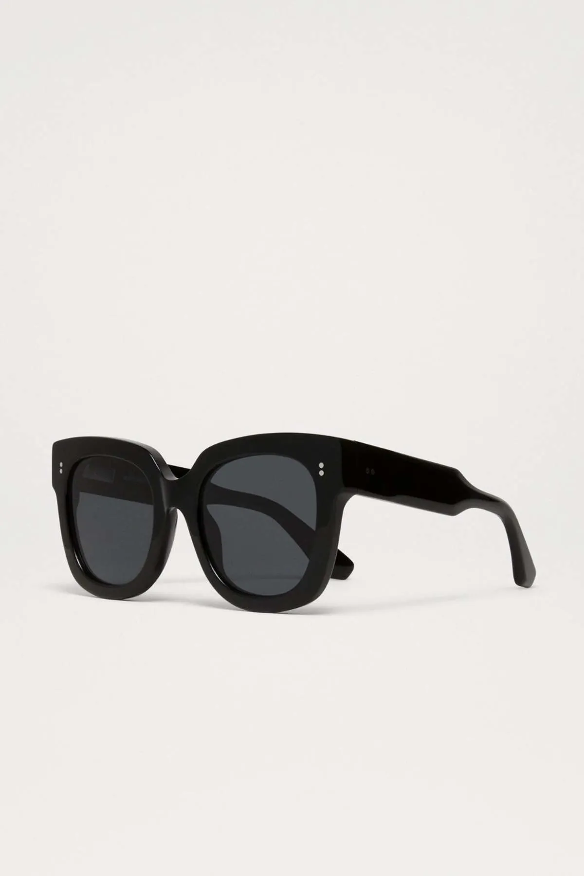 08 Sunglasses - Black