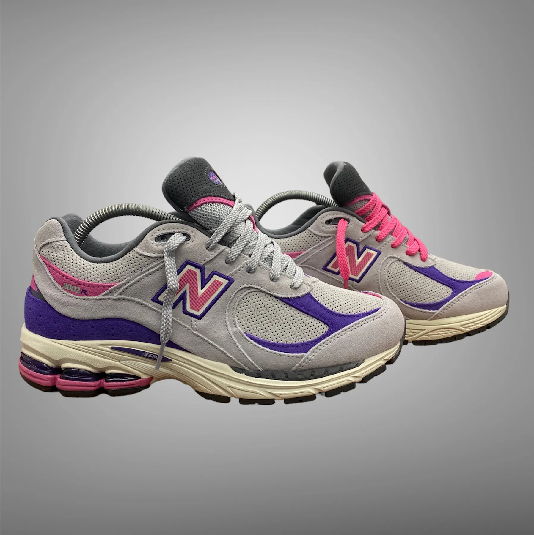 New Balance Men’s 2002 M2002RWB Grey Purple Pink