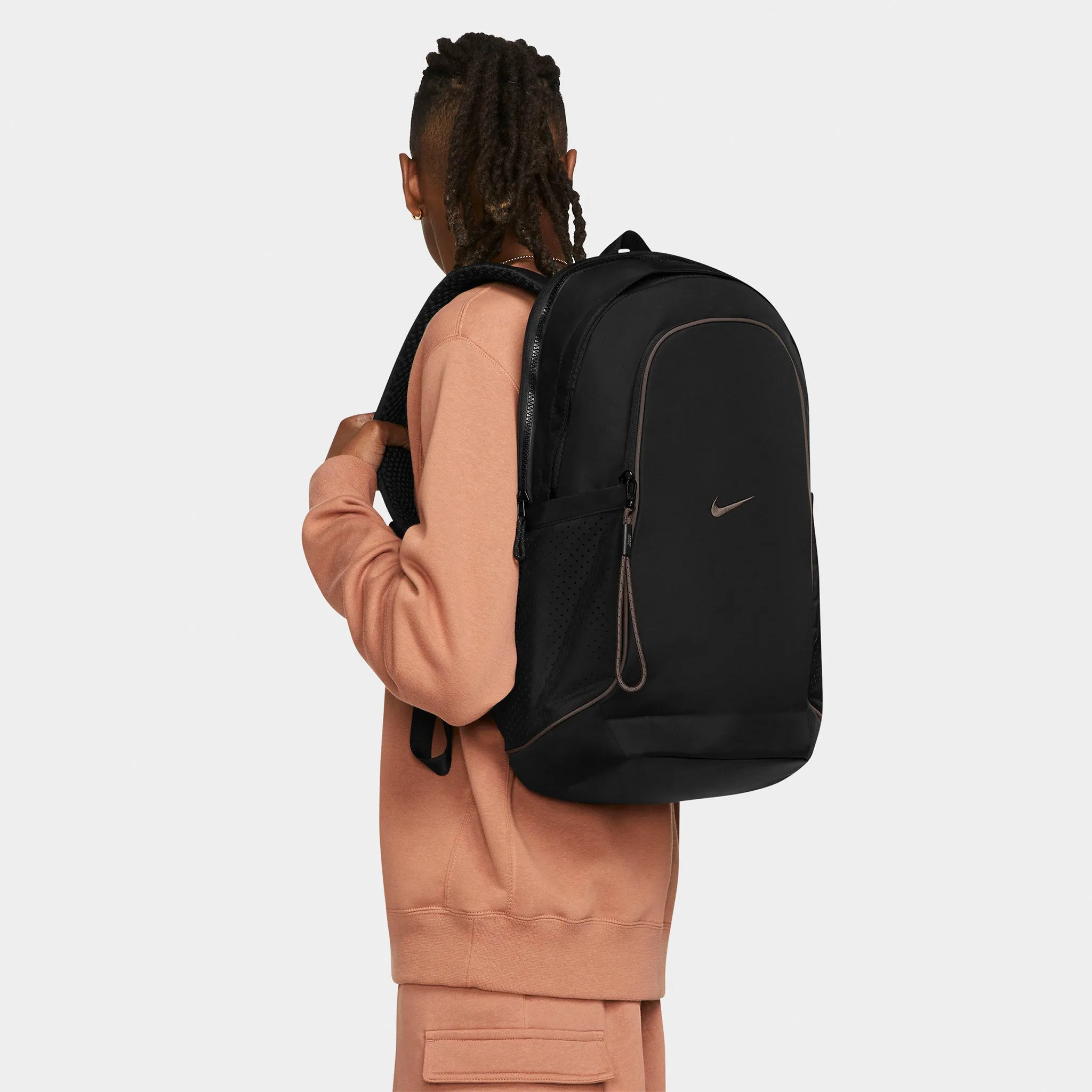 Nike Sportswear Essentials Backpack 20L Black / Black - Ironstone